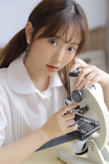 女子扒开尿口撒尿视频